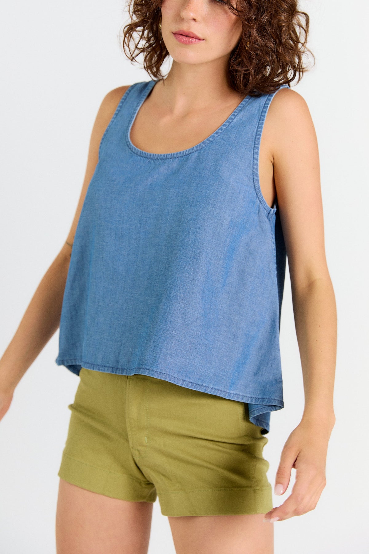 Scout High-Rise Belted Shorts – Sage