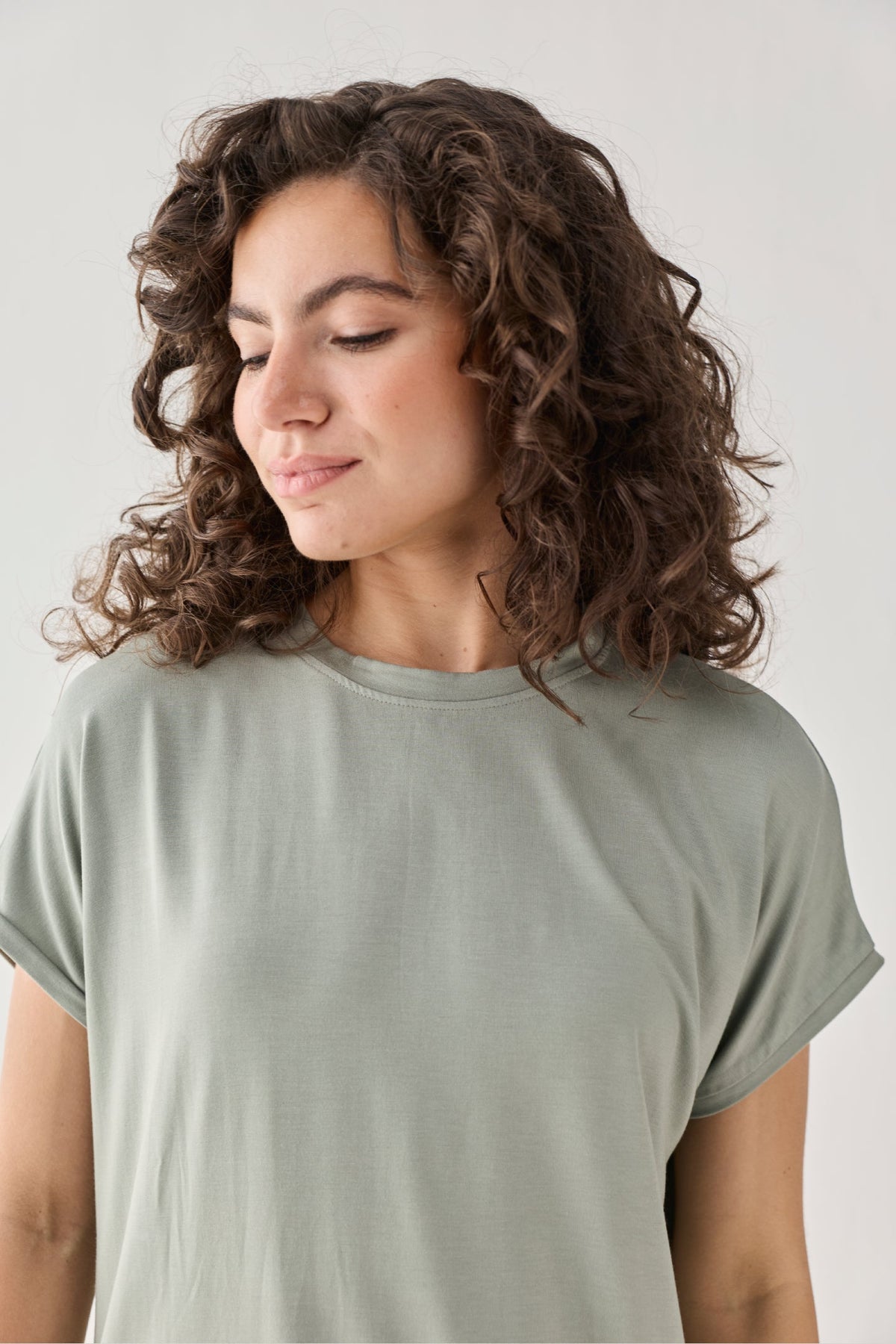Relaxed Modal Tee – Olive