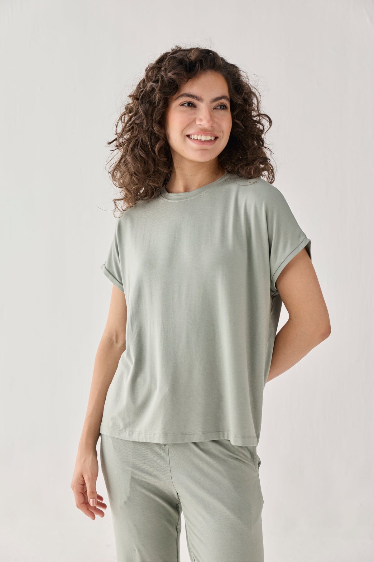 Relaxed Modal Tee – Olive