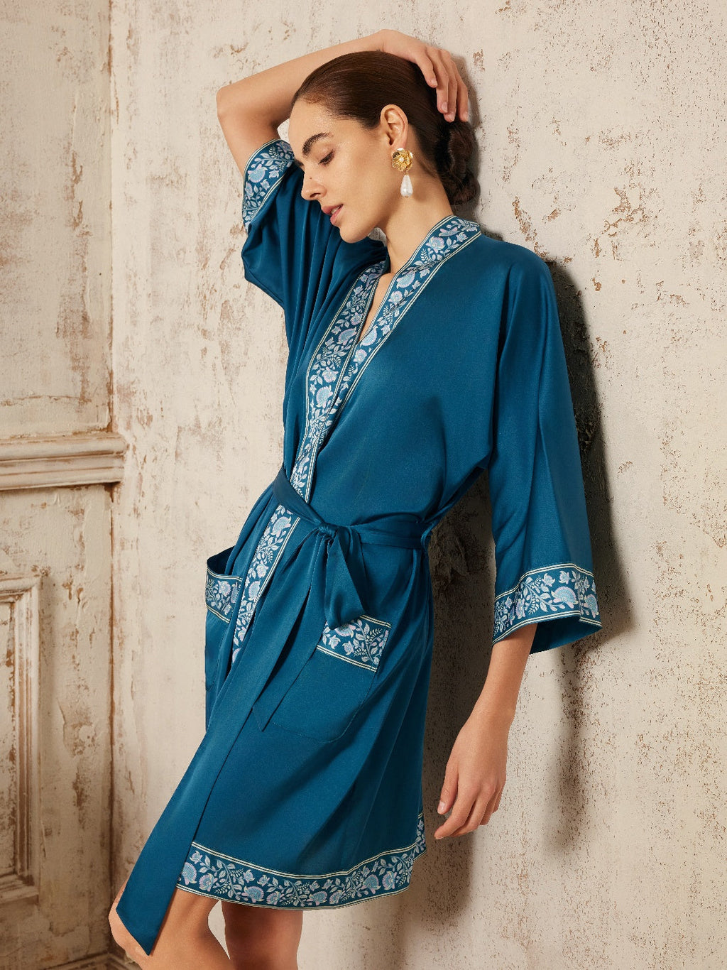 Embellished Flower Short Robe with Pockets – Dark Blue