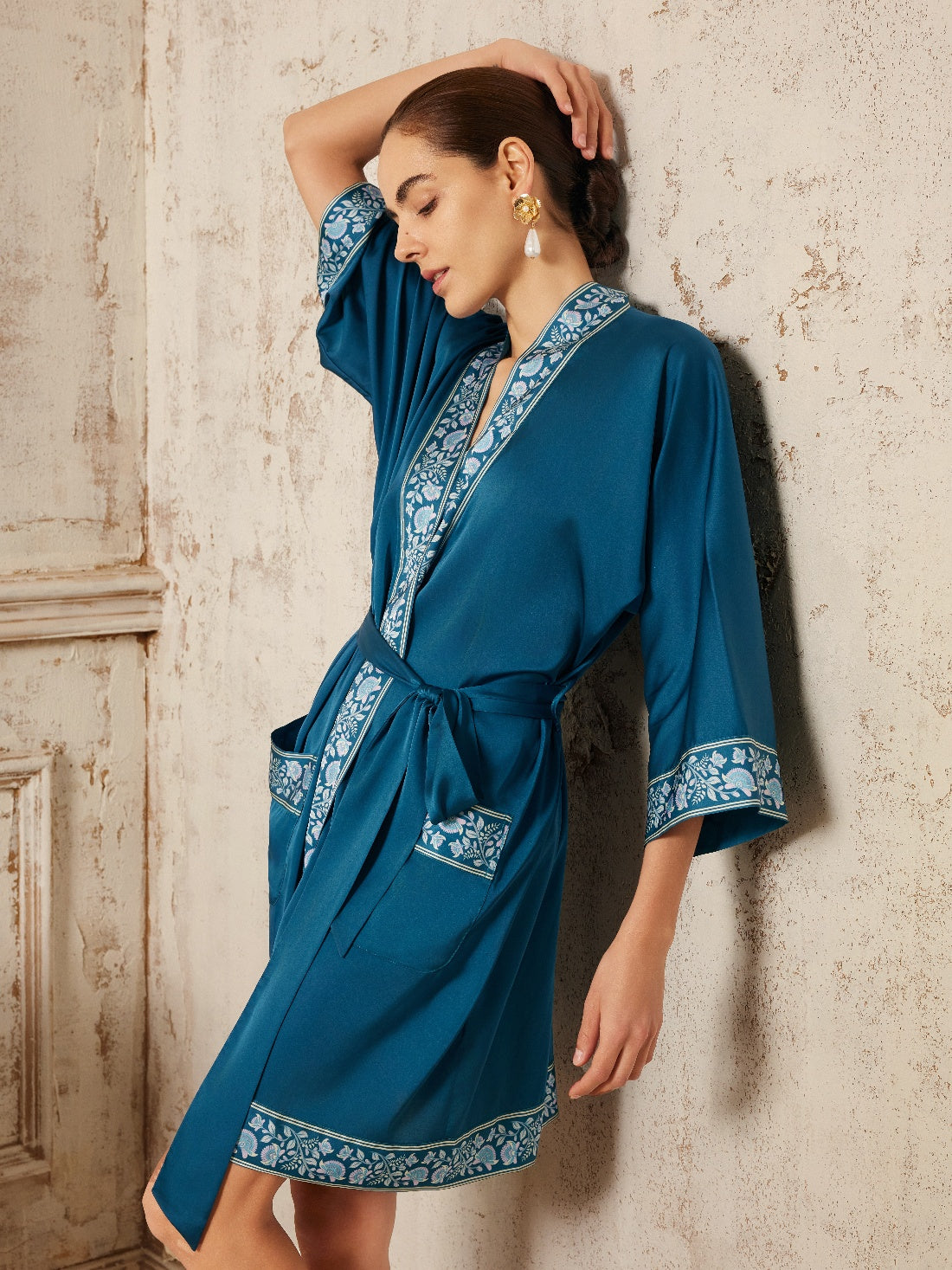 Embellished Flower Short Robe with Pockets – Dark Blue