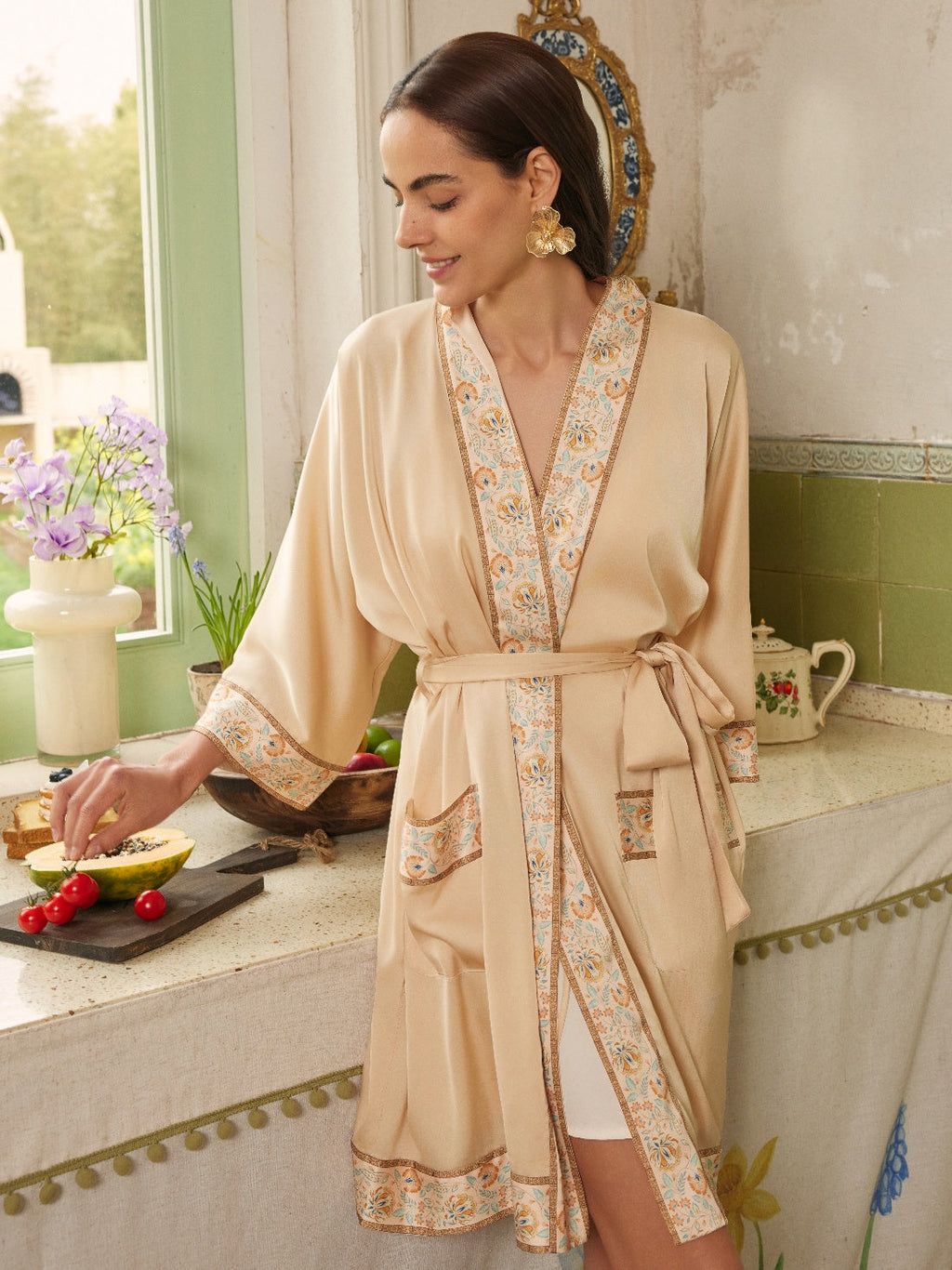Embellished Flower Short Robe with Pockets – Champagne Gold