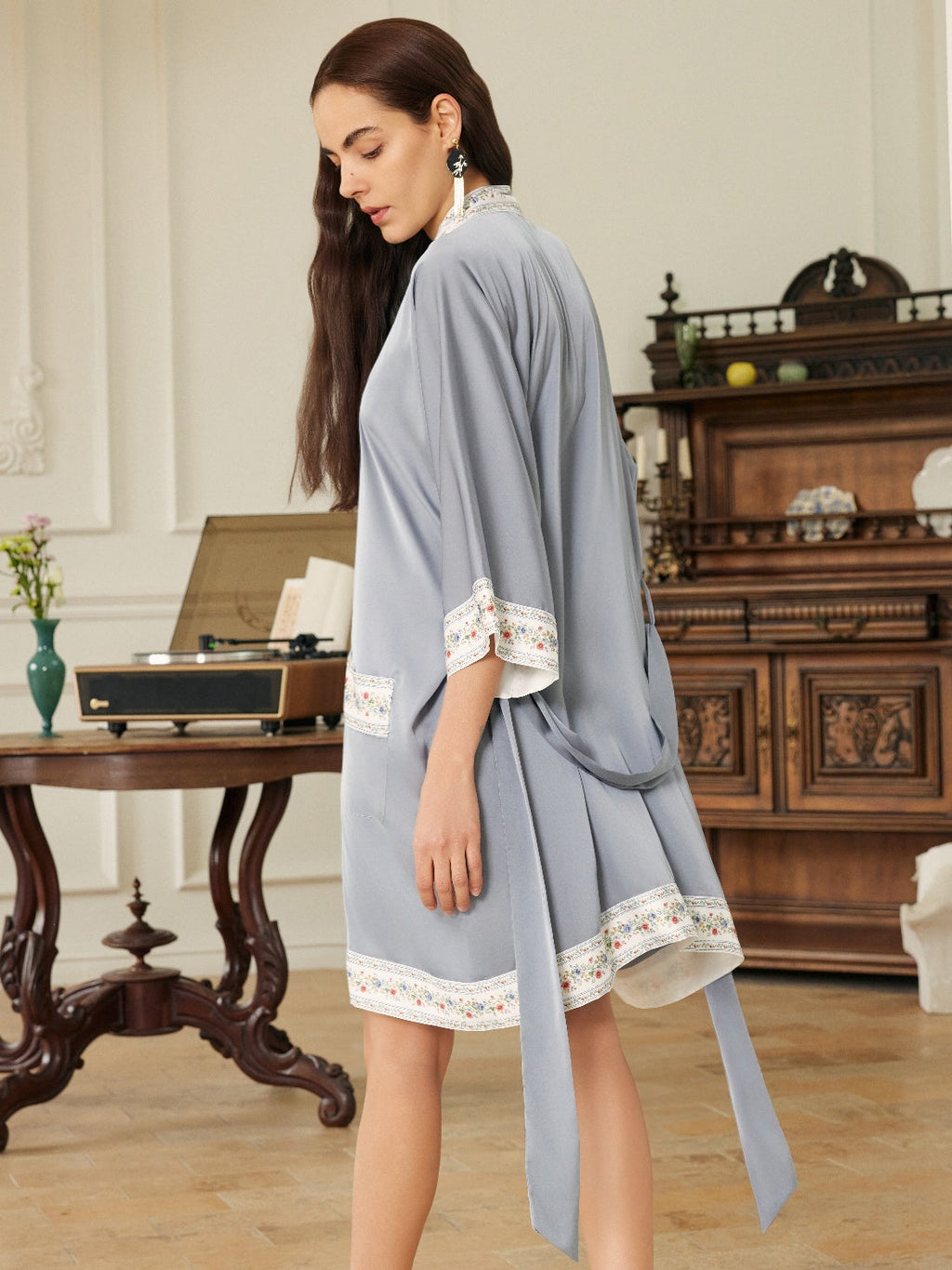 Embellished Flower Short Robe with Pockets – Light Blue