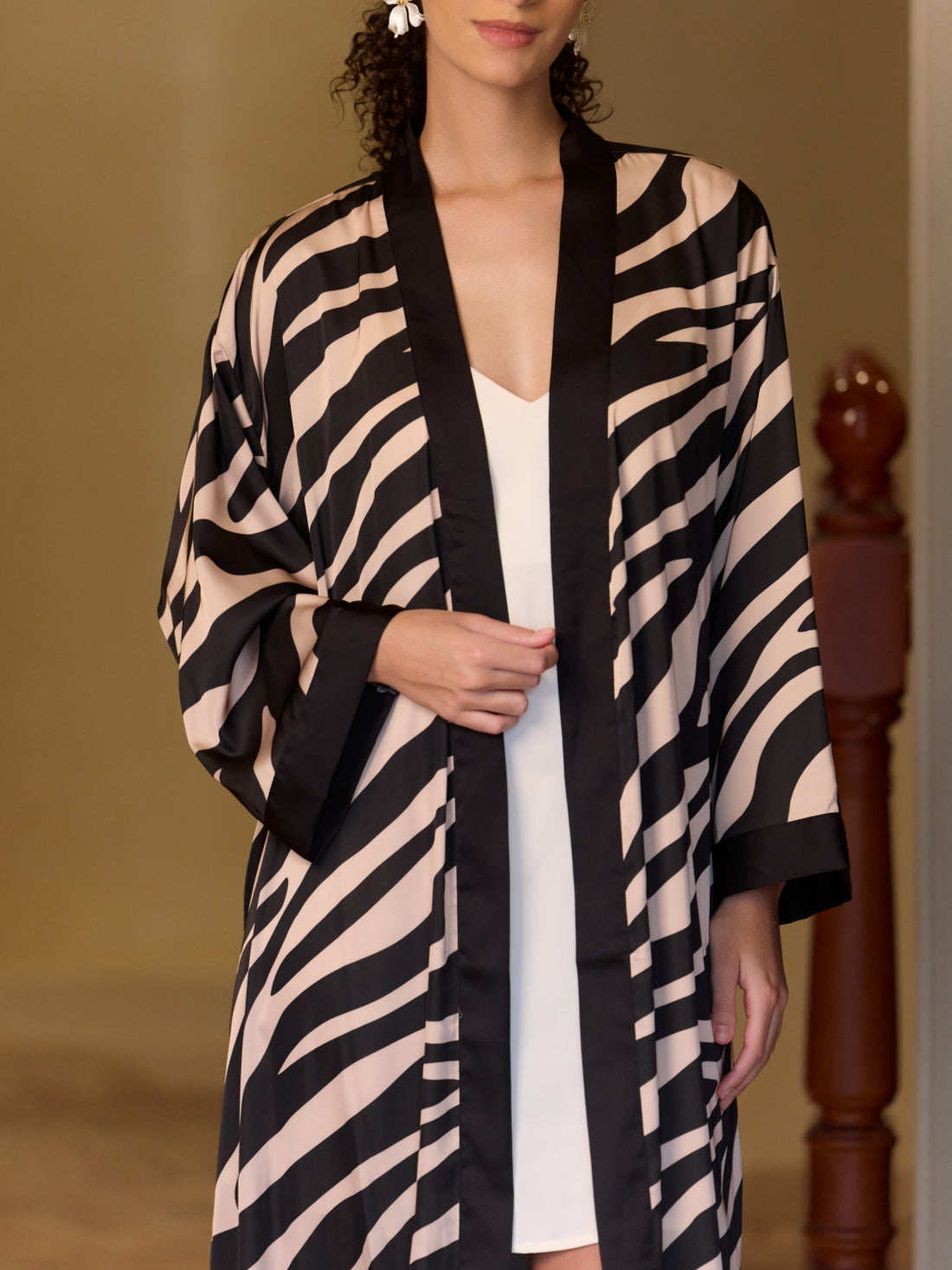 Zebra Stripe Kimono Robe – Black