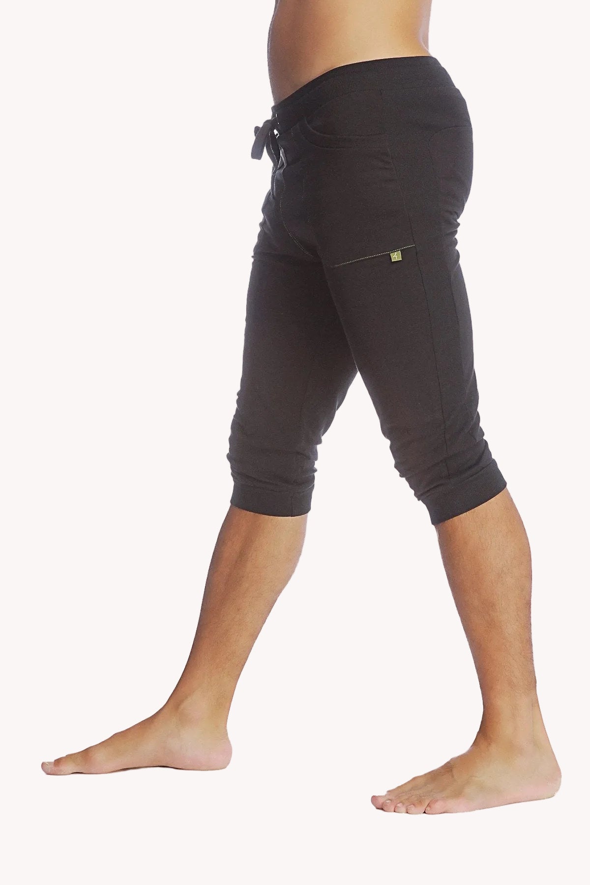 Cuffed Capri Yoga Pants – Black