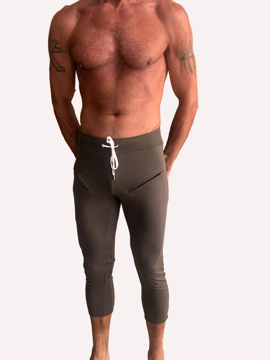 4/5 Zip-Pocket Capri Yoga Pants – Army Green