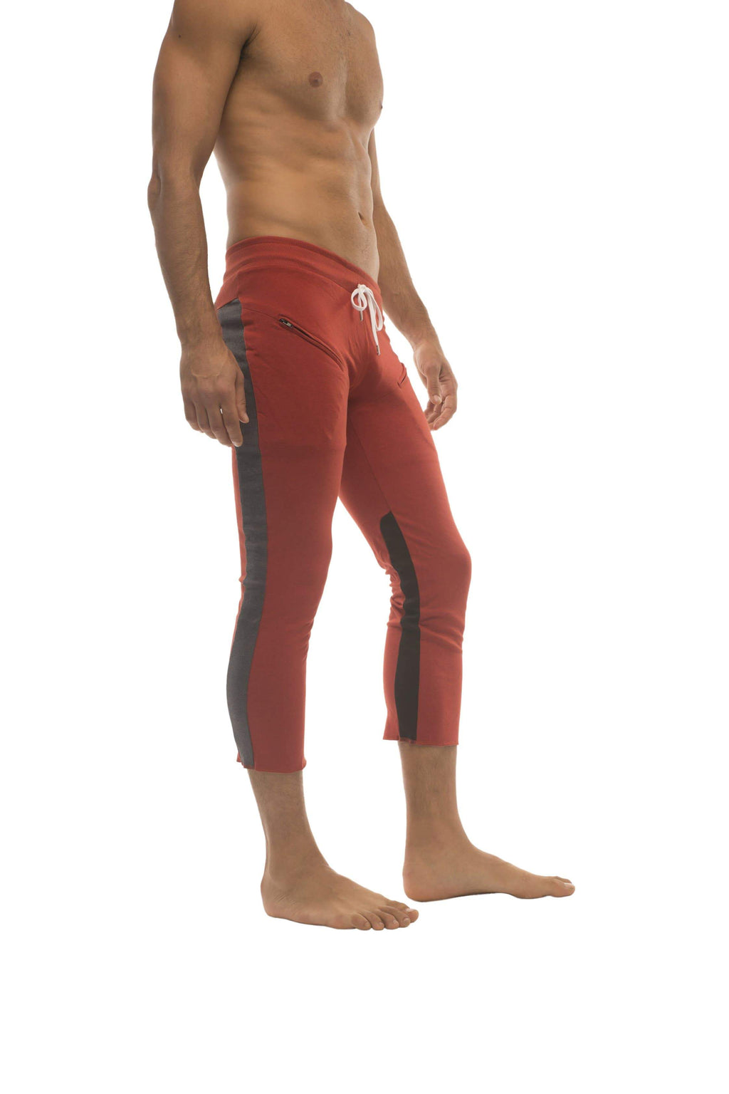 4/5 Zip-Pocket Capri Yoga Pants – Red/Charcoal/Black