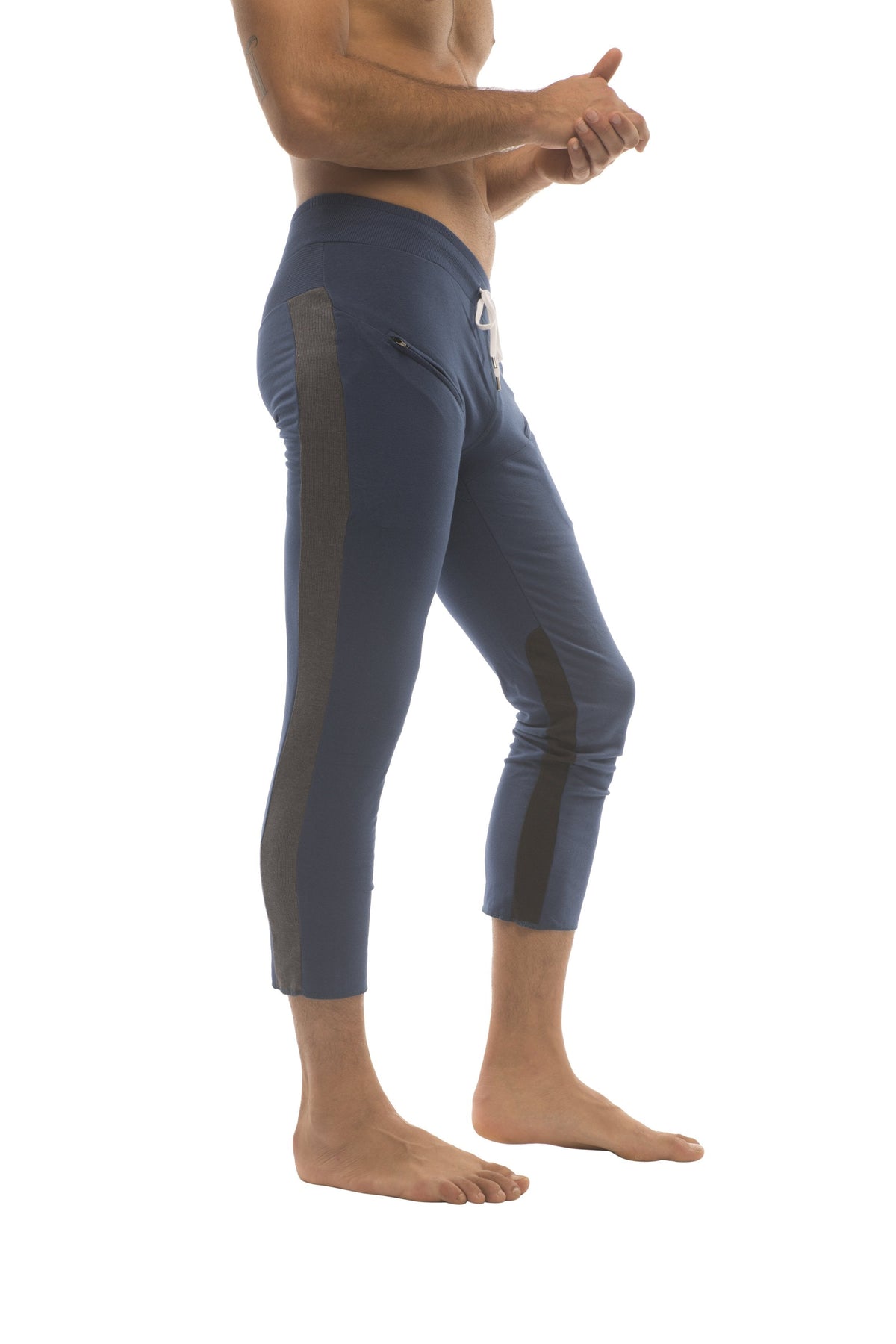 4/5 Zip-Pocket Capri Yoga Pants – Royal/Charcoal/Black