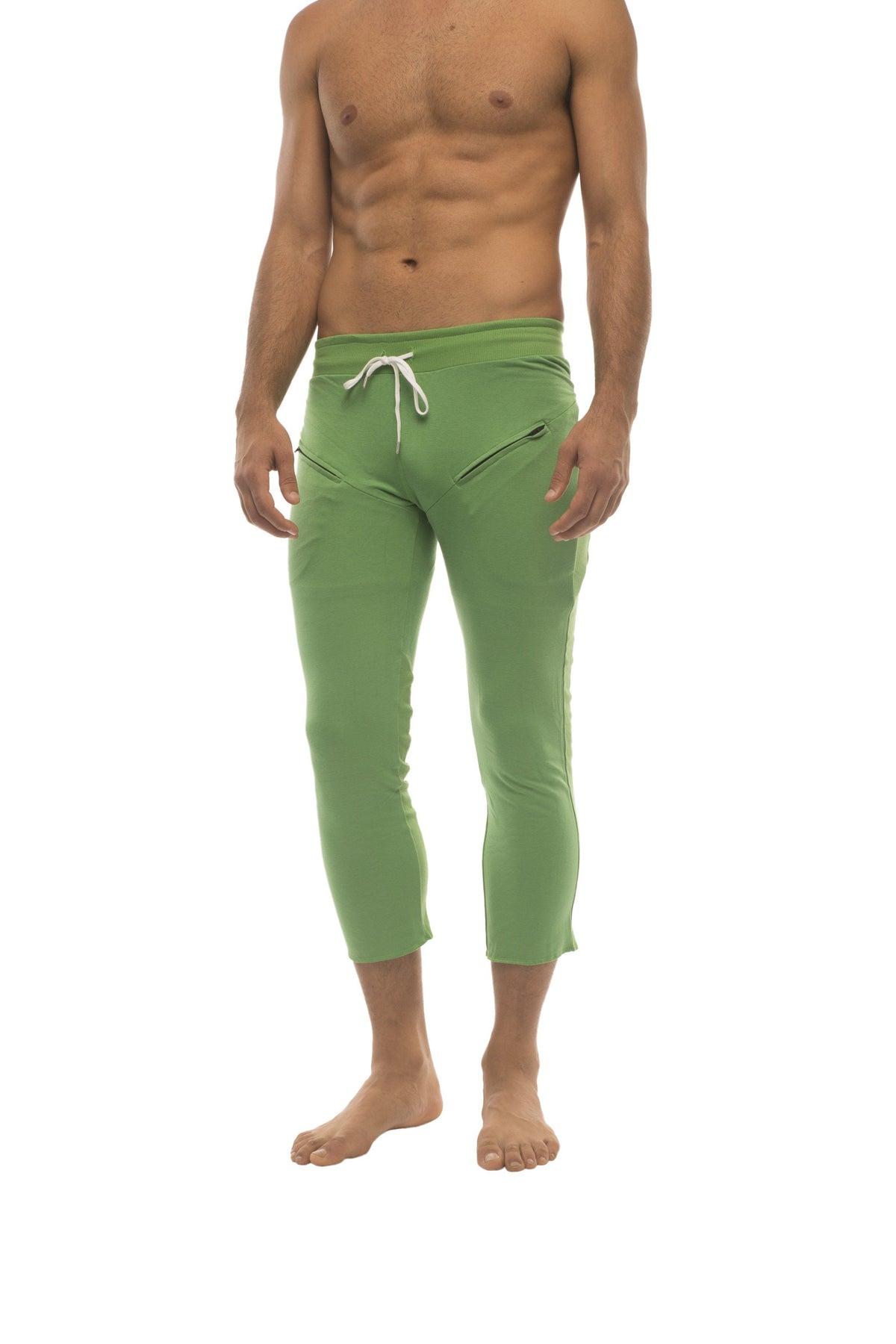 4/5 Zip-Pocket Capri Yoga Pants – Bamboo Green