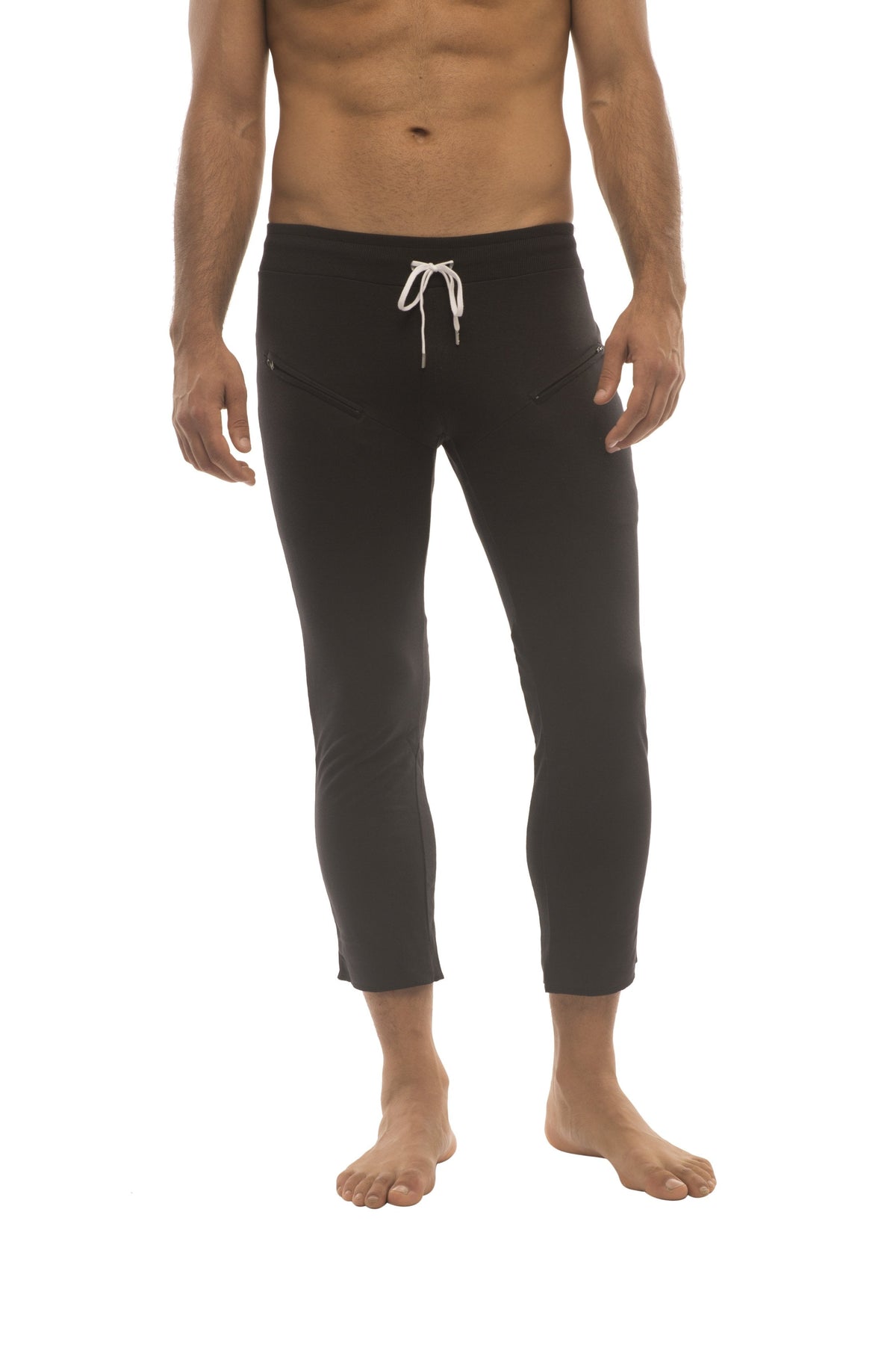4/5 Zip-Pocket Capri Yoga Pants – Black