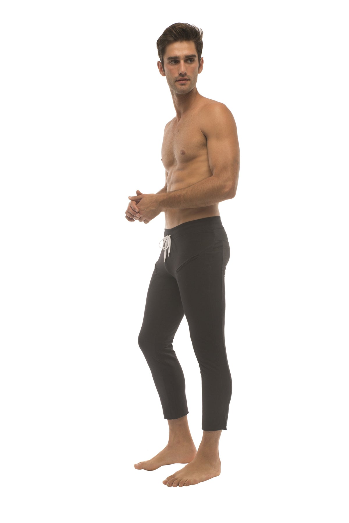 4/5 Zip-Pocket Capri Yoga Pants – Black
