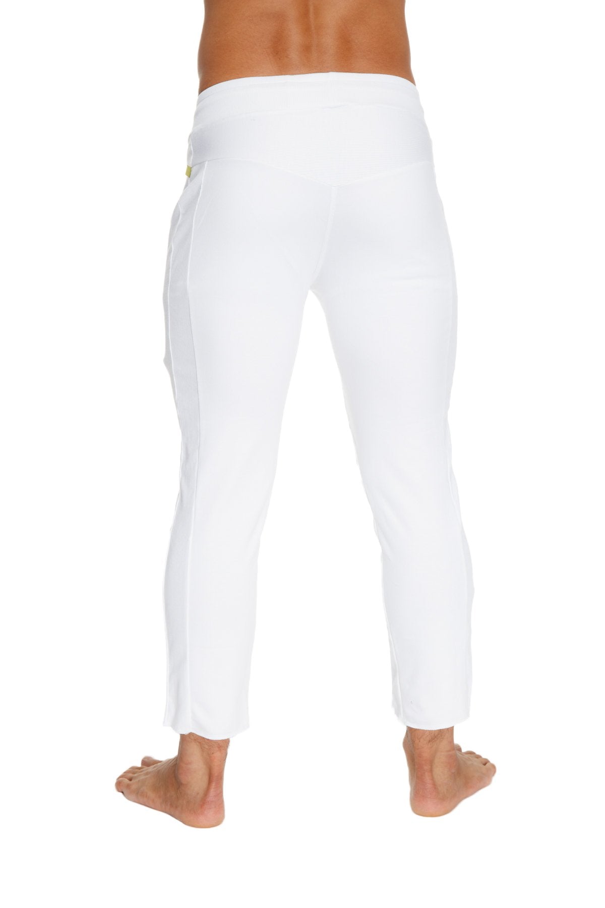 4/5 Zip-Pocket Capri Yoga Pants – White
