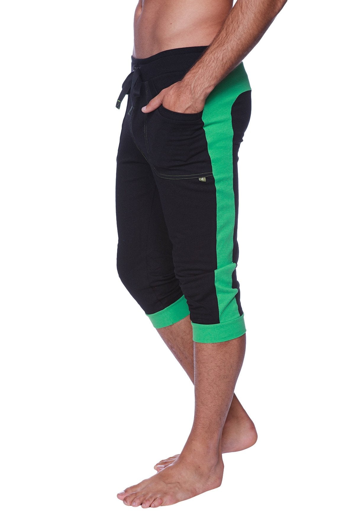 Cuffed Capri Yoga Pants – Black/Green