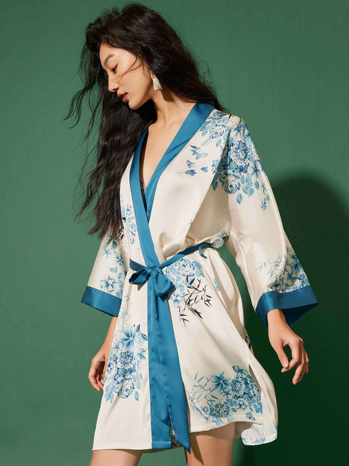 Bamboo Print Short Kimono Robe – Blue