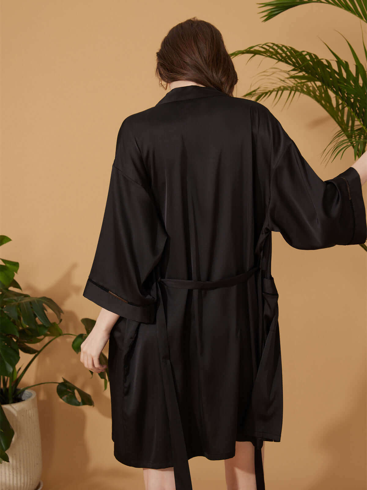 Hollow-Out Detail Short Robe with Pockets