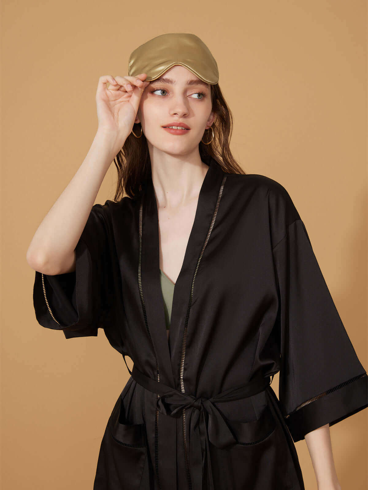 Hollow-Out Detail Short Robe with Pockets